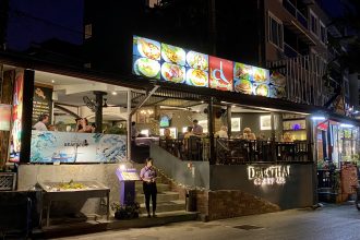 Dee Thai Surin Beach