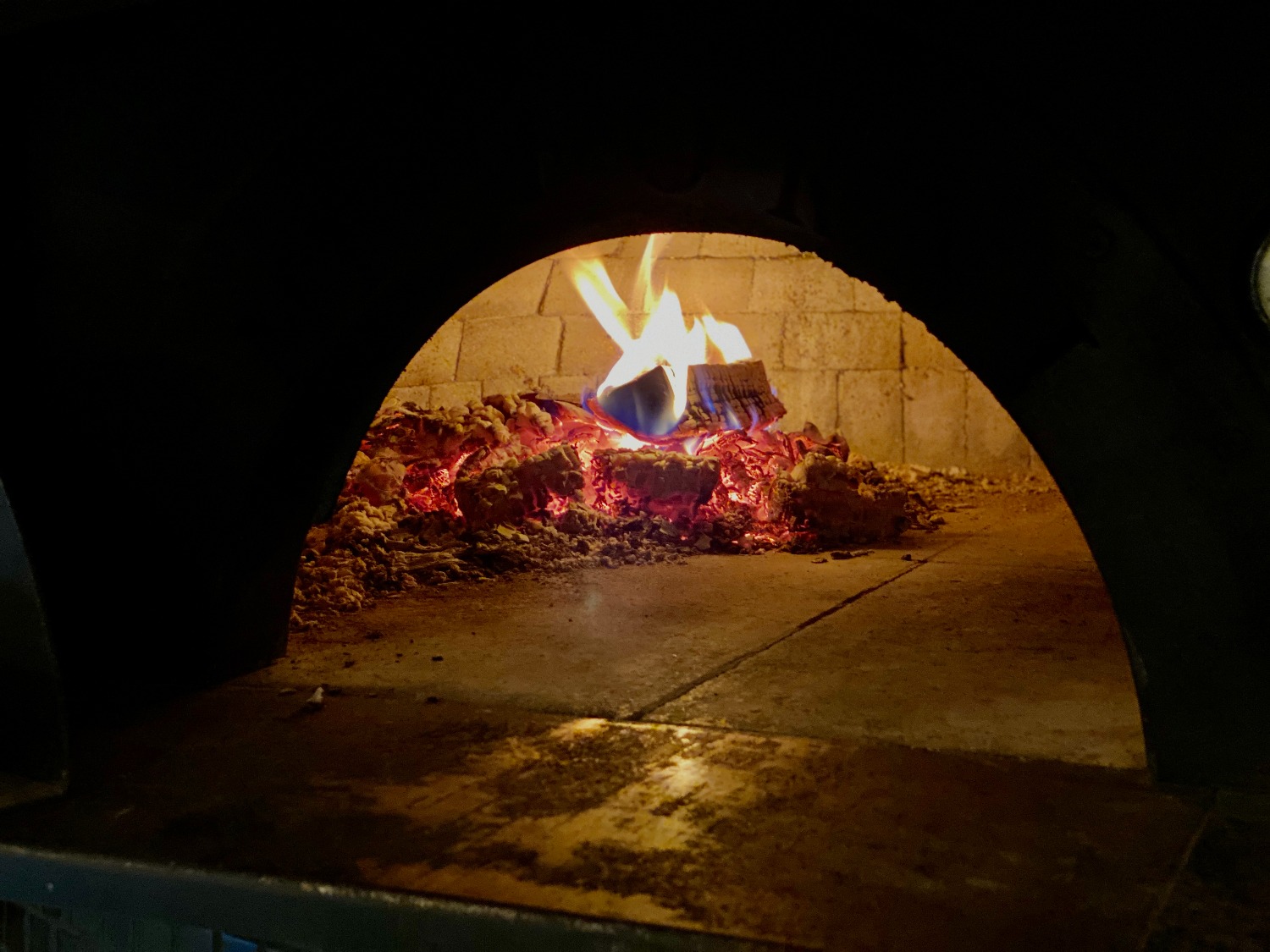 Den italienska pizzaugnen hos Pizzamakarna i Igelfors