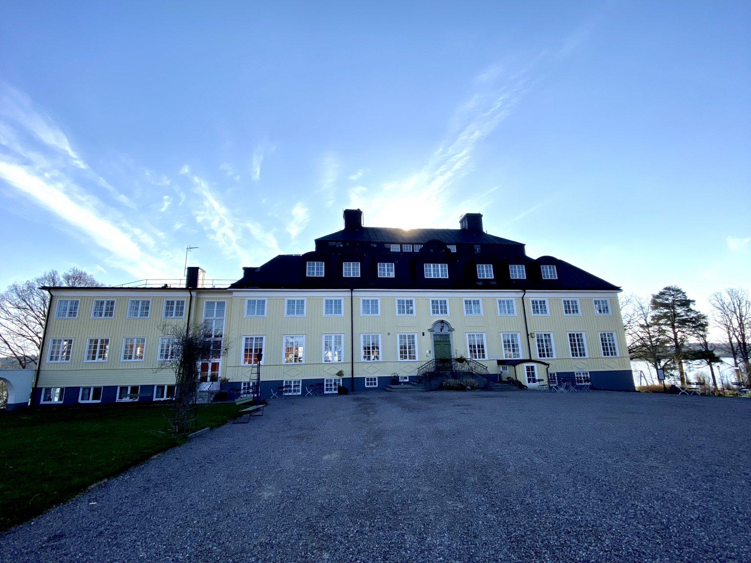 stenkullens-v-rdshus-det-mytomspunna-hotellet-d-r-tiden-st-tt-stilla