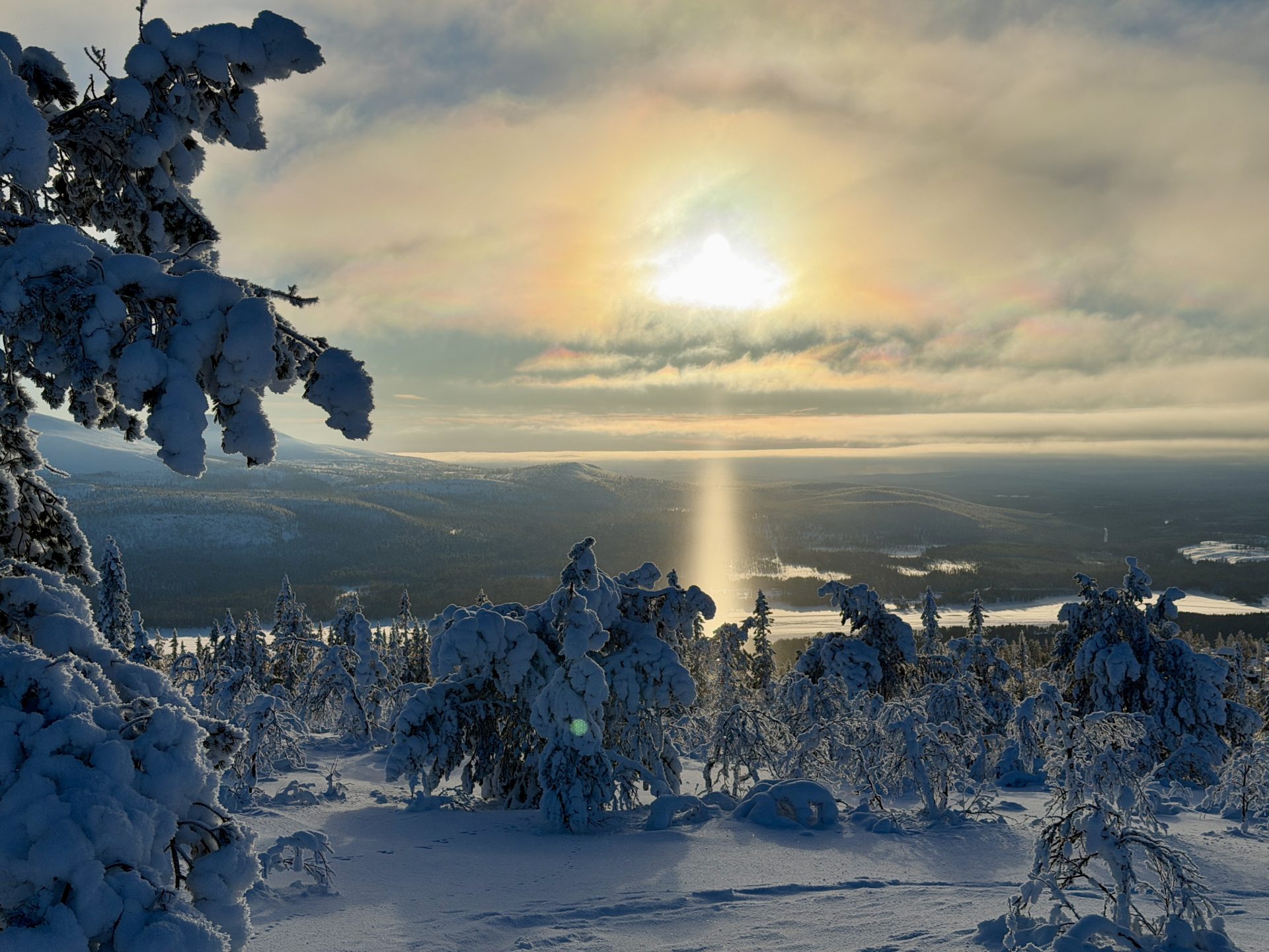 Lofsdalen vy över Lofssjön och Västvallen från Hovärken
